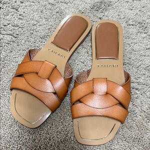 Tahari Women's Tan Slide Sandals size 8 BRAND NEW NEVER WORN!